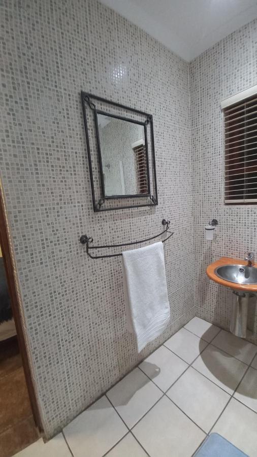 28 At Van Den Bos International Guesthouse Эденвейл Экстерьер фото